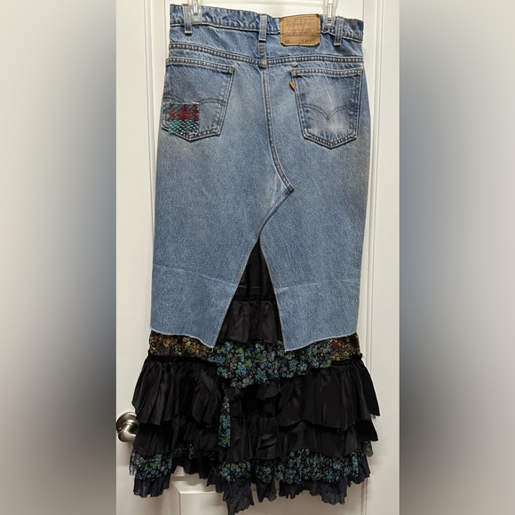Free People Long Modest Denim Jean Ruffle Embroidered Skirt 34/31 NWOT tic toc - Picture 3 of 11